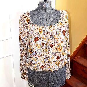 Daytrip Women's blouse with open back